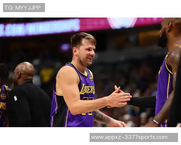 老詹如何适应新环境东契奇赞其经验丰富无可替代